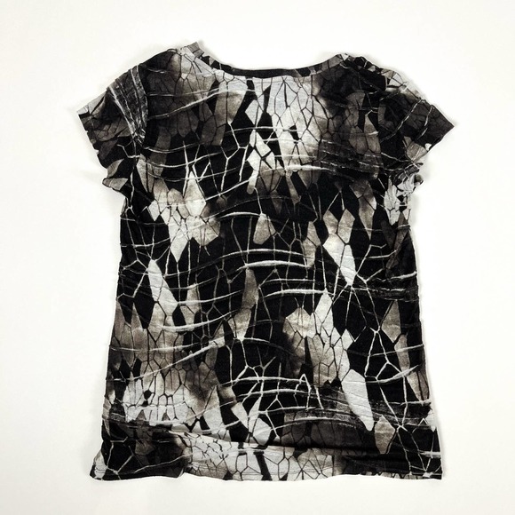 Textured Black and White Top - Picture 2 of 4